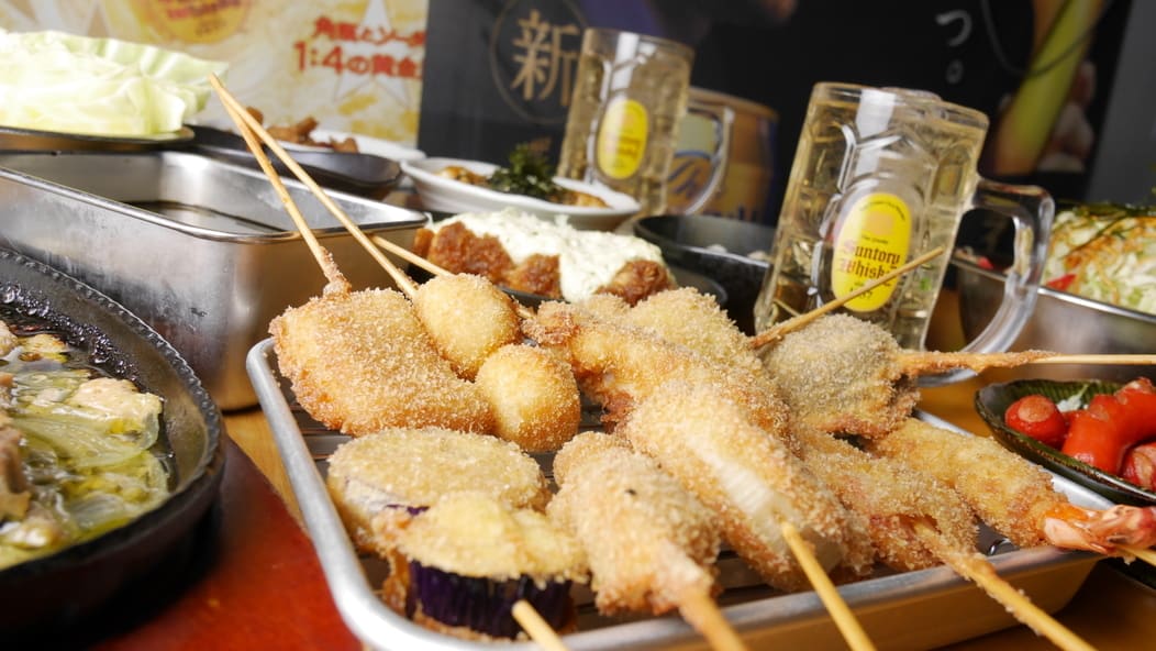 揚げたてサクサクの串揚げ盛り合わせ